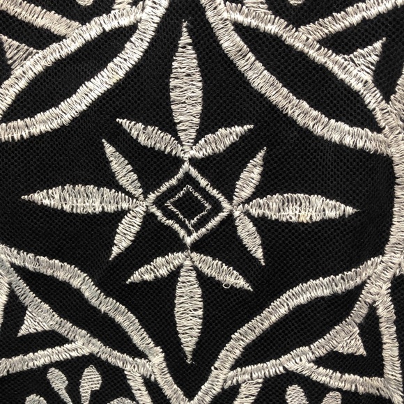 Lucky Brand black embroidered tank top mesh overlay lined XS - Picture 2 of 6